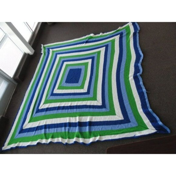 Vtg Very Large Handmade Crocheted Bedspread Afghan Blues Green White Square - Picture 2 of 10